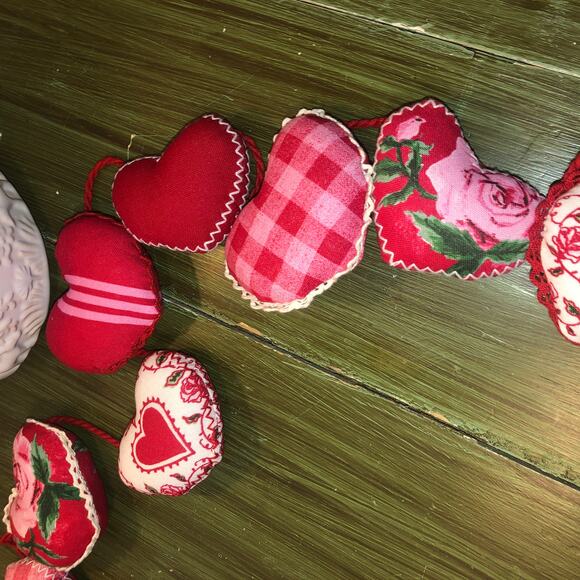 Threshold NWOB Mixed Pattern Heart Garland Valentine's Day 72" - Picture 4 of 6